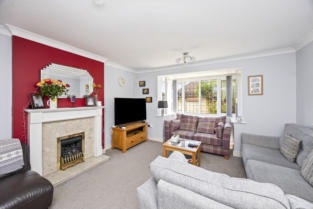 Property photo 3 of 25