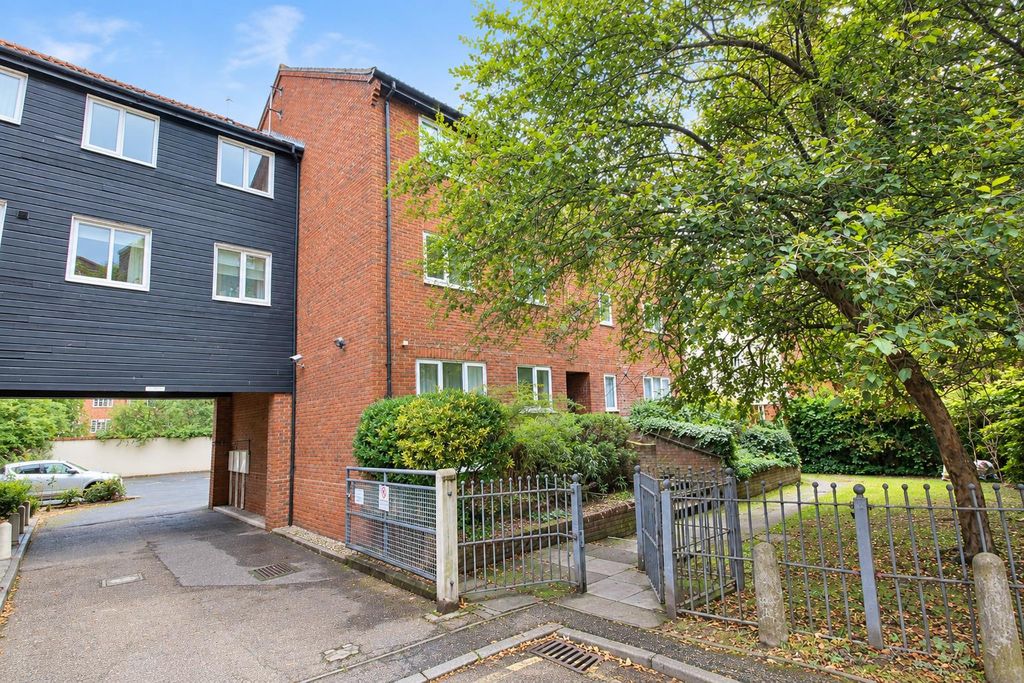 Property photo 1 of 9 83Df50Af-A4B9-43E6-Afcb-2A875107405c.Png