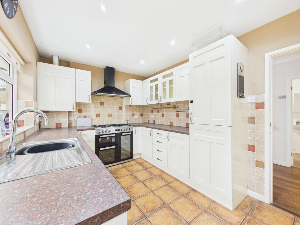 Property photo 3 of 25