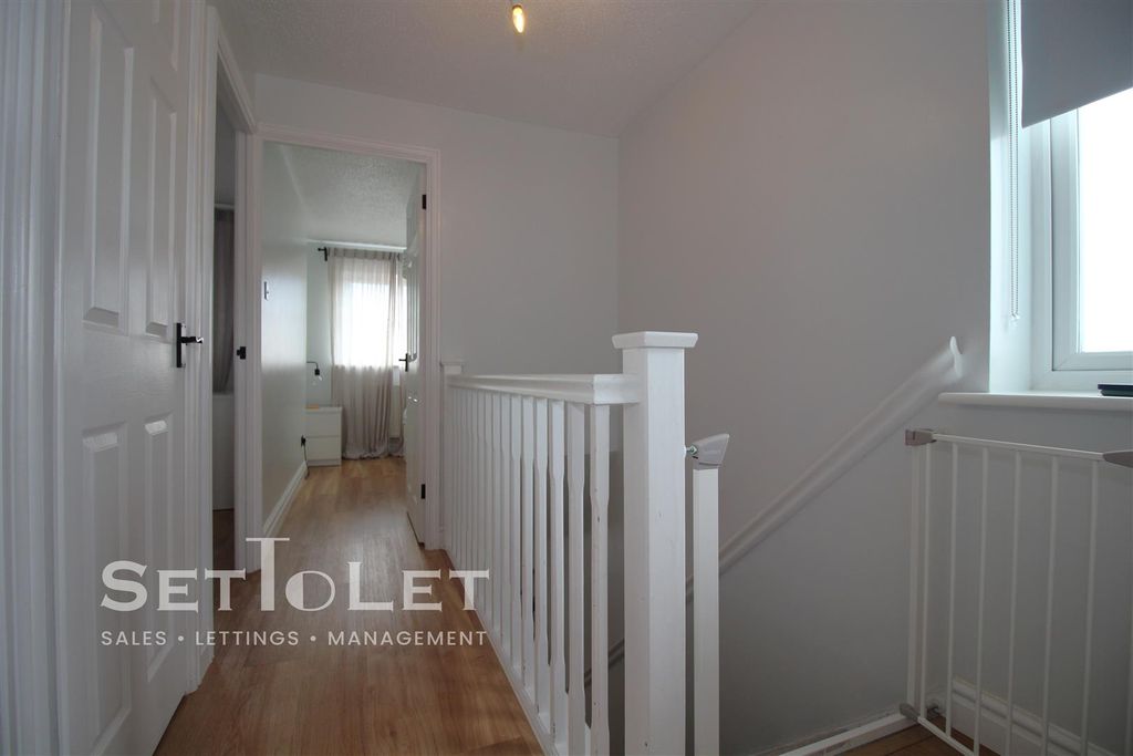 Property photo 3 of 8 Img_1239.Jpg