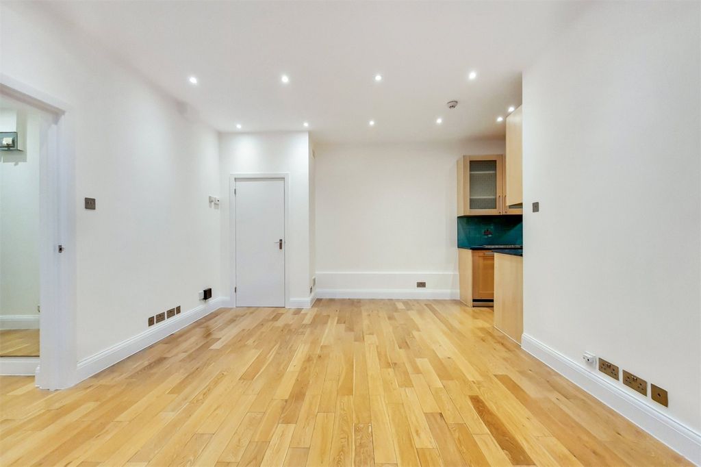 Property photo 3 of 10 Open Plan Reception