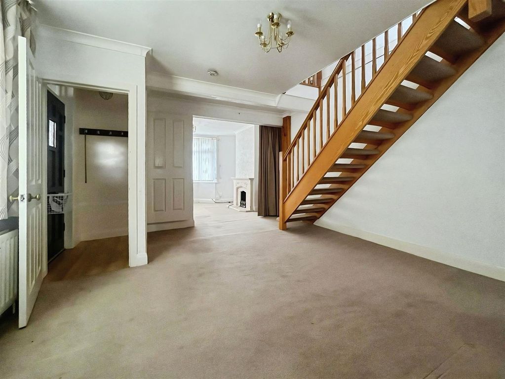 Property photo 2 of 12 Lounge 3.Jpeg