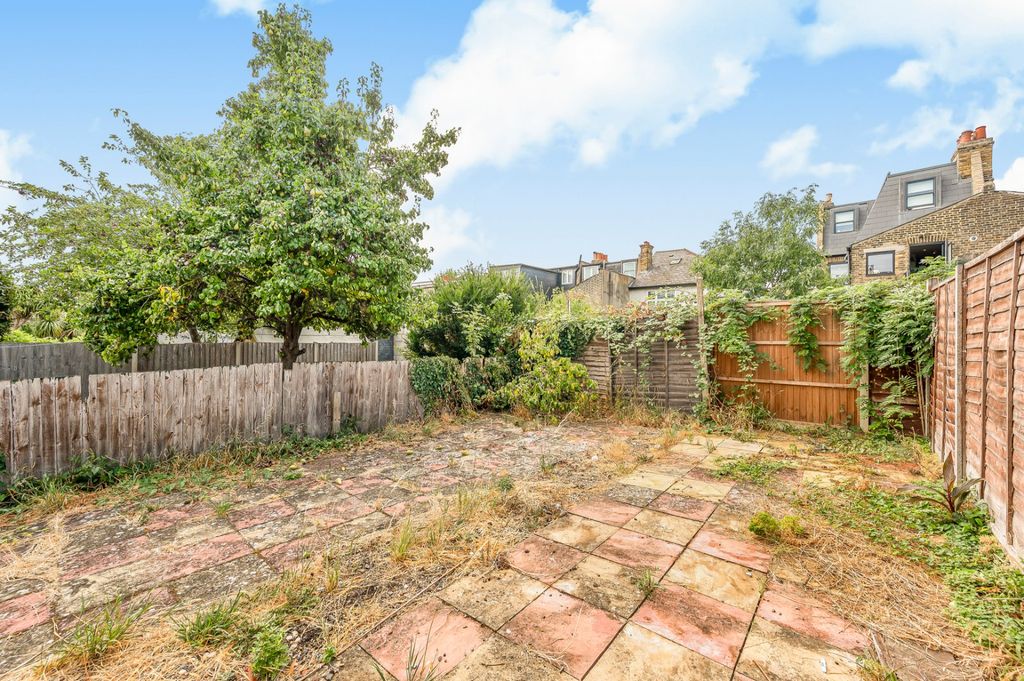 Property photo 2 of 11