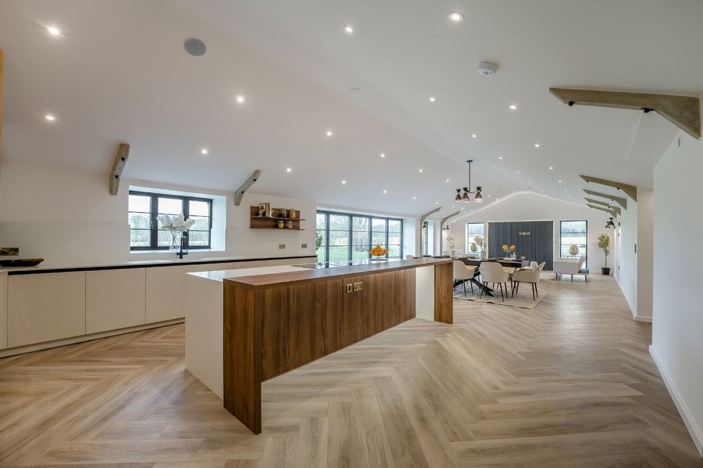 Property photo 1 of 17 Open Plan Area