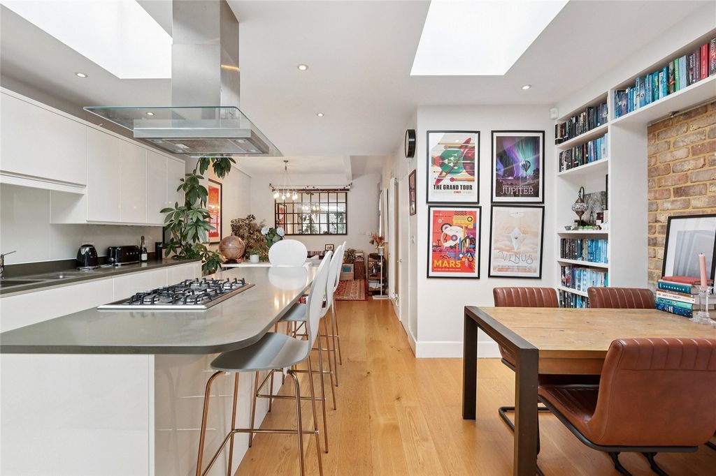 Property photo 1 of 12 Kitchen