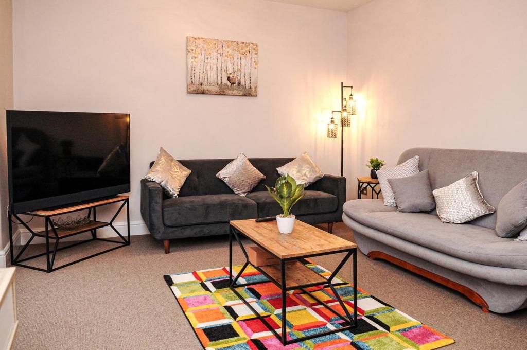 Property photo 3 of 12