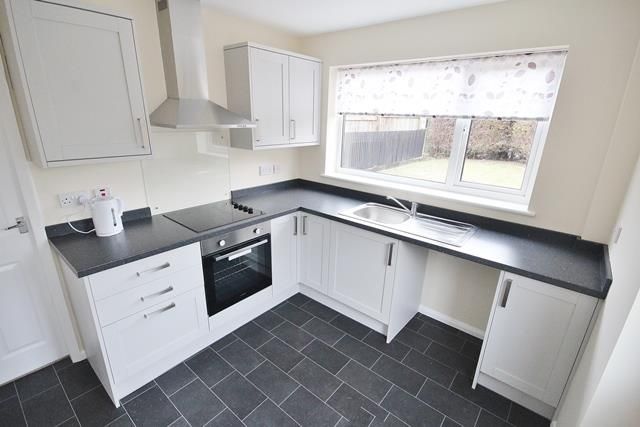 Property photo 2 of 10 Kitchen