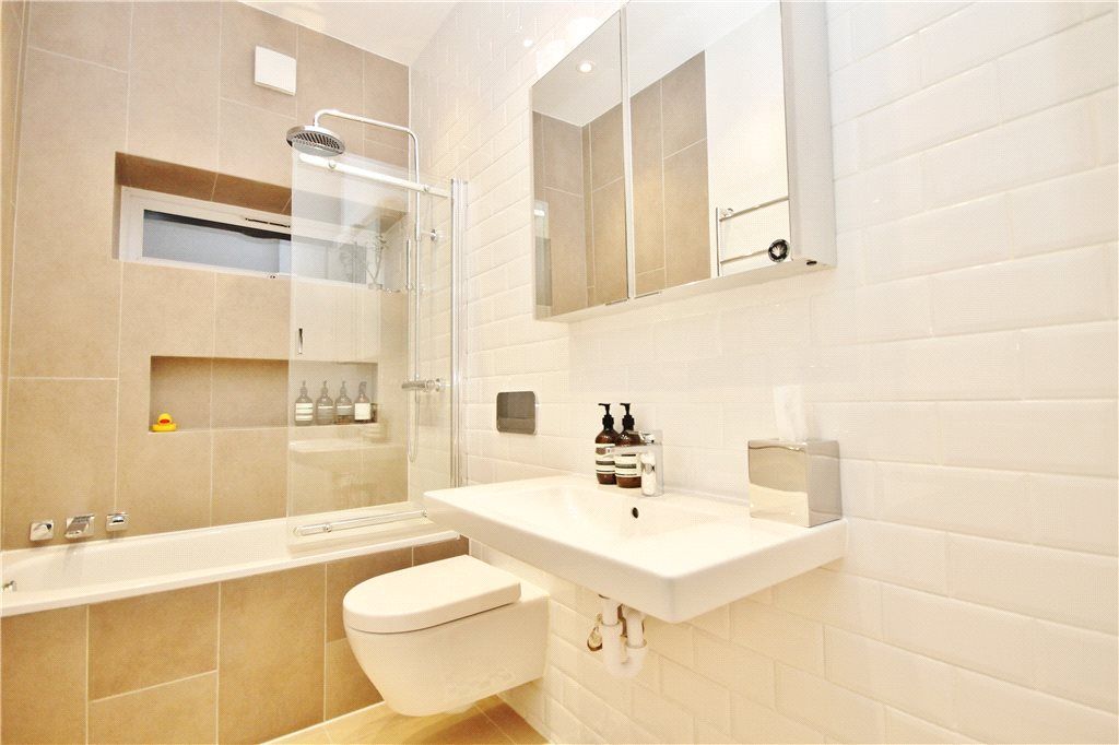 Property photo 3 of 16 Bathroom