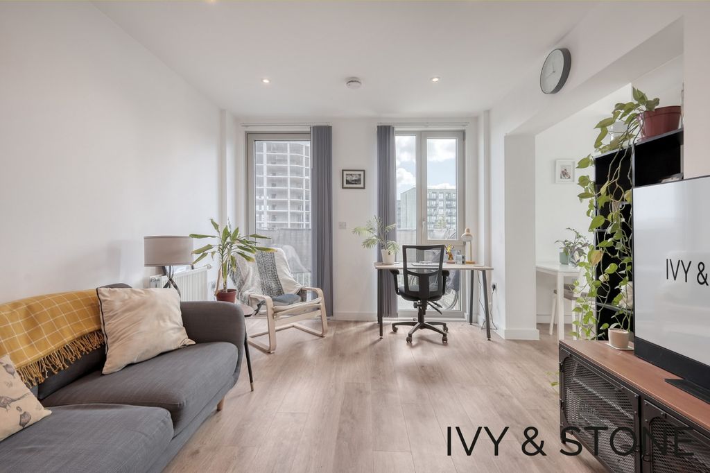 Property photo 3 of 16 4437383