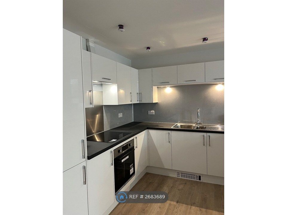 Property photo 3 of 6 Kitchen