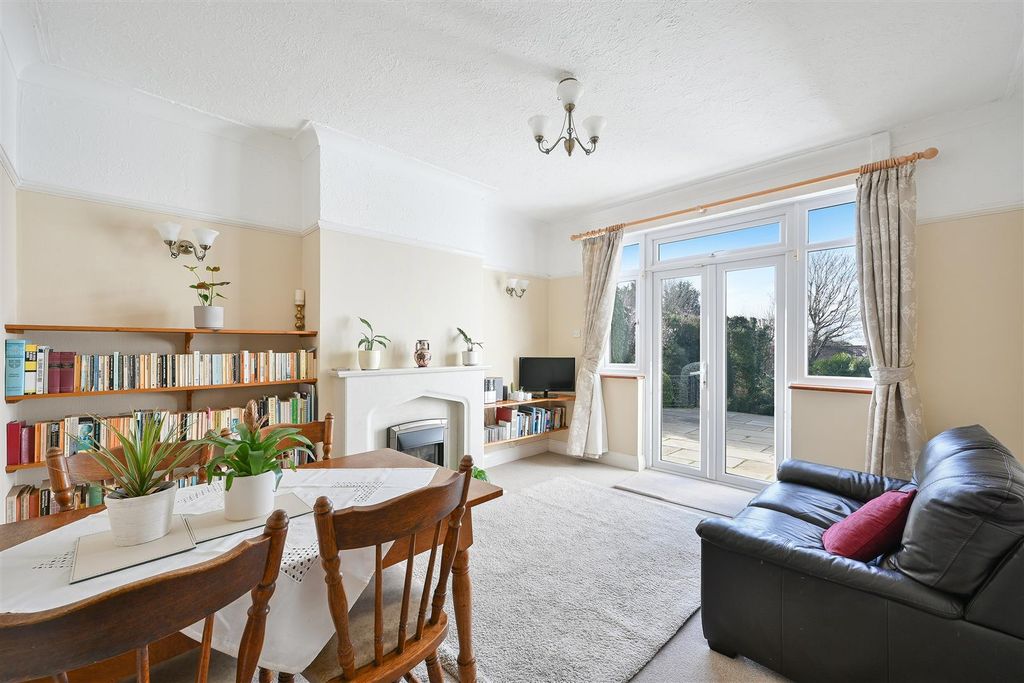 Property photo 2 of 20 Nork Way, 149- (4).Jpg