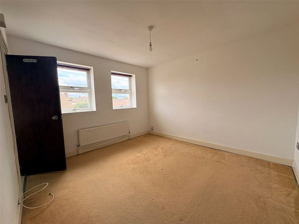 Property photo 3 of 14 Picture No. 12