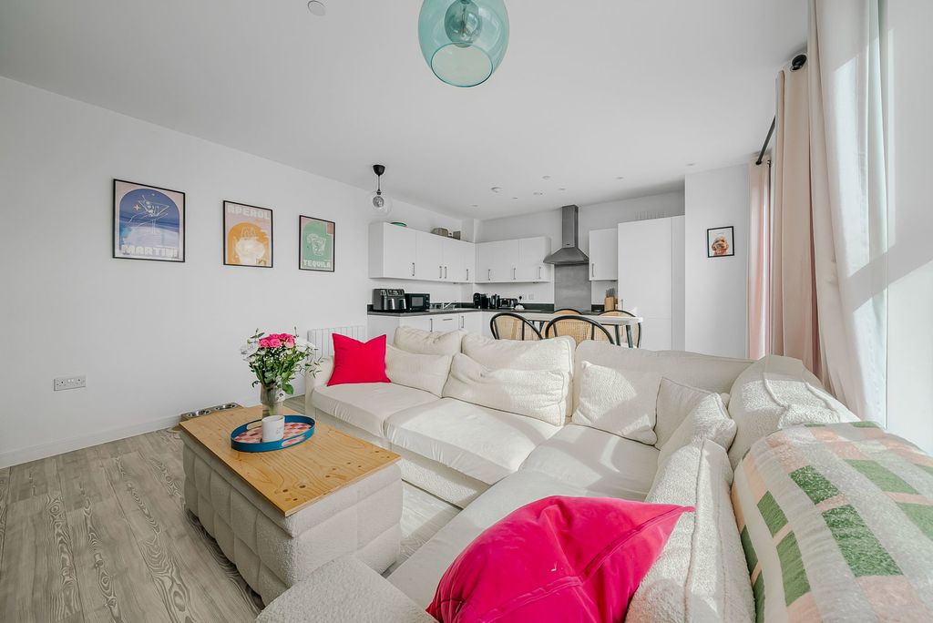 Property photo 3 of 22