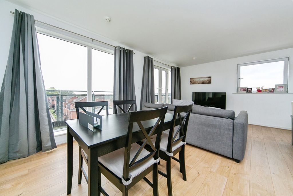 Property photo 3 of 18 Photo