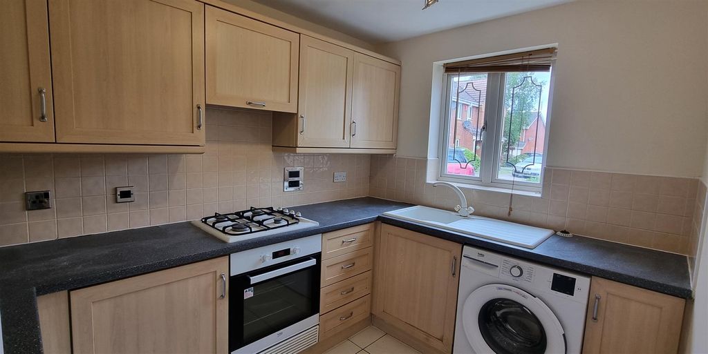 Property photo 2 of 12 Kitchen