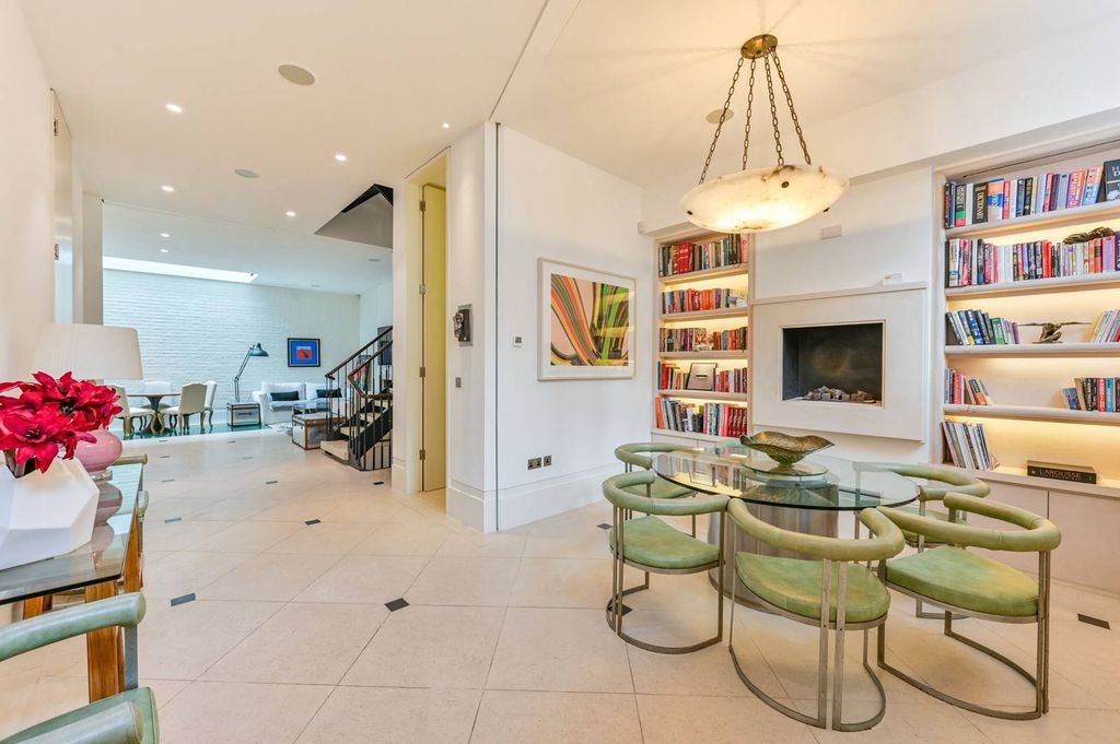 Property photo 1 of 27