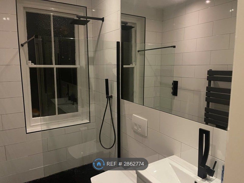 Property photo 3 of 8 Bathroom