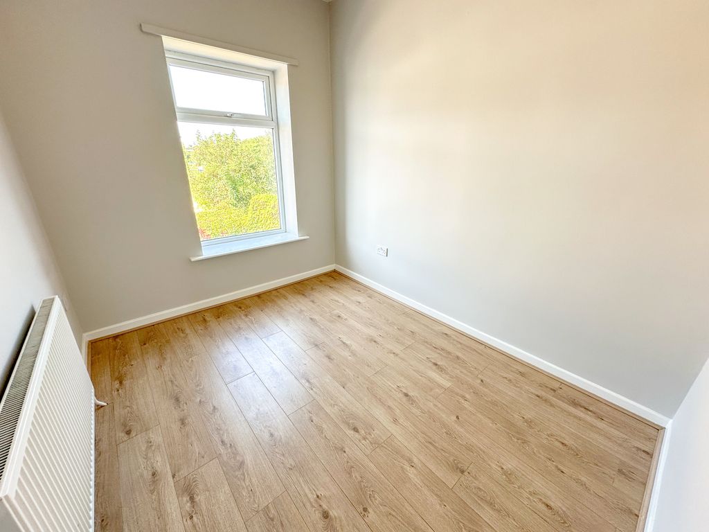 Property photo 1 of 10 File_019