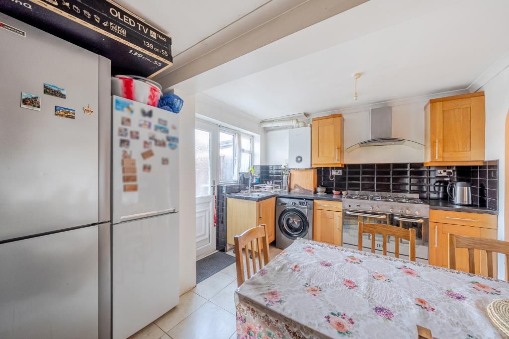 Property photo 3 of 20 Kitchen