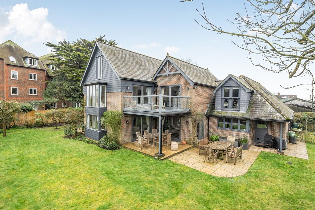 Property photo 1 of 25 (Main)