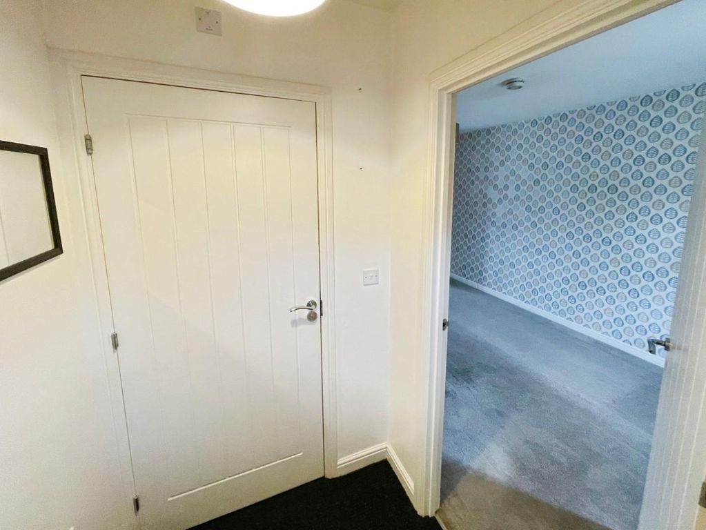 Property photo 3 of 24 Hall