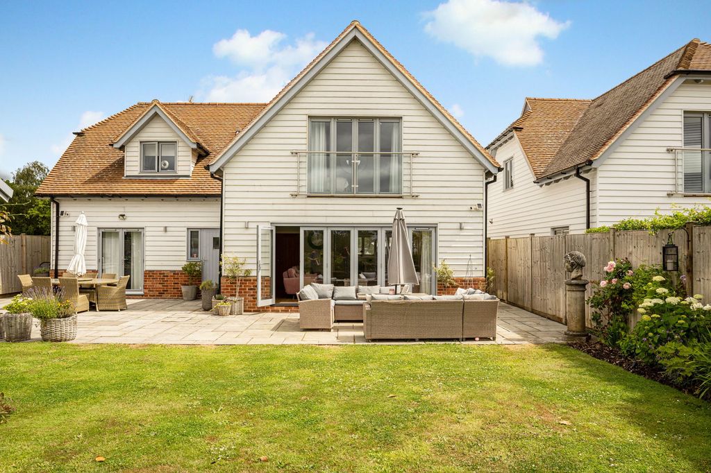 Property photo 2 of 50