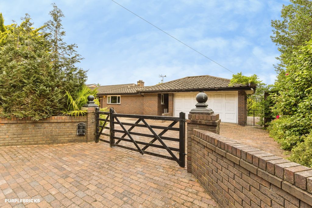 Property photo 2 of 36