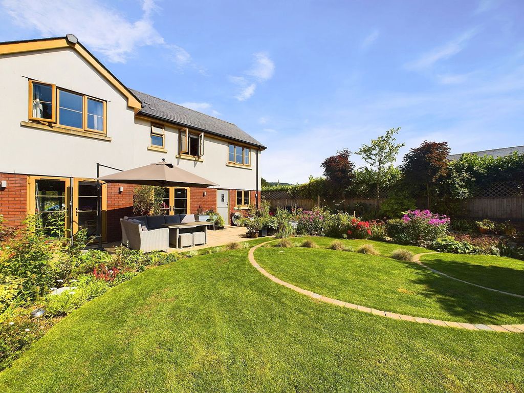 Property photo 2 of 19