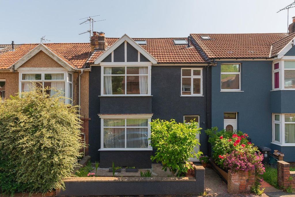 Property photo 2 of 38 1R1Rbn - External D.Jpg