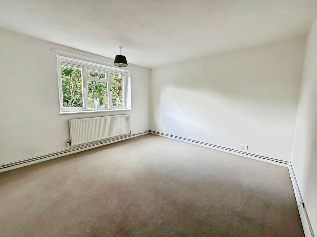 Property photo 3 of 6 Pbox-Img.Jpg