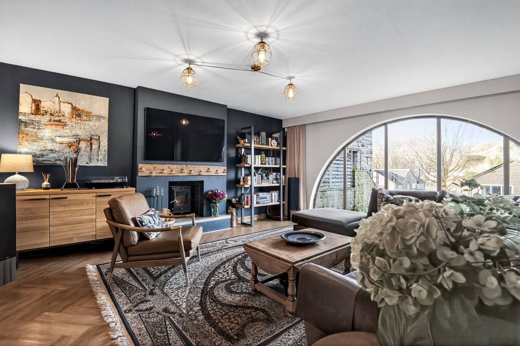 Property photo 3 of 19