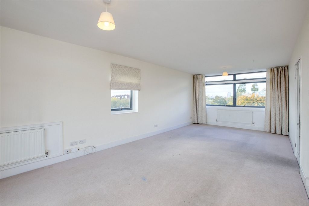 Property photo 2 of 11 Picture No. 19