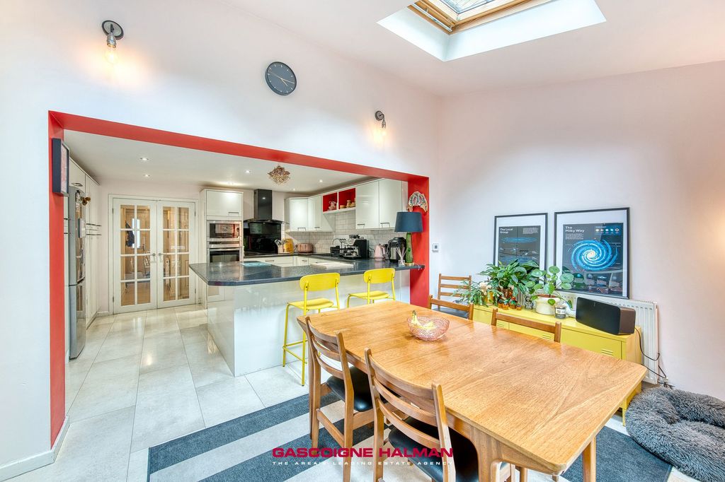 Property photo 2 of 21 Kitchen Diner
