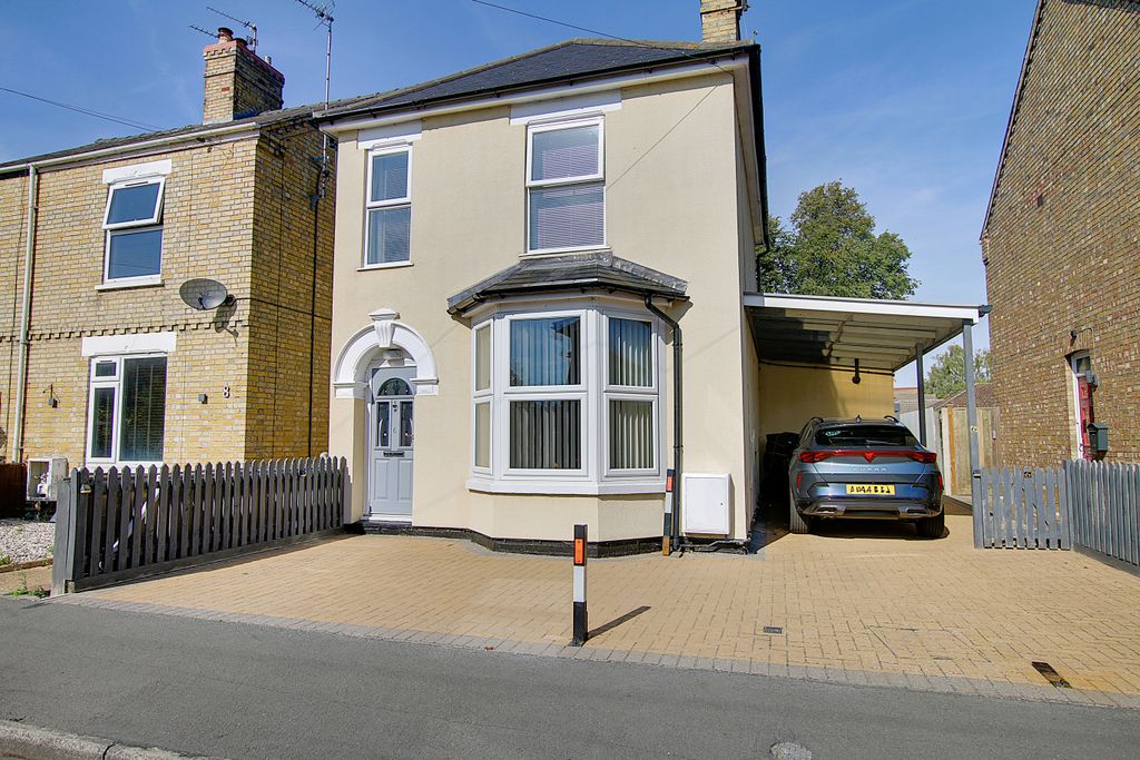 Property photo 2 of 21