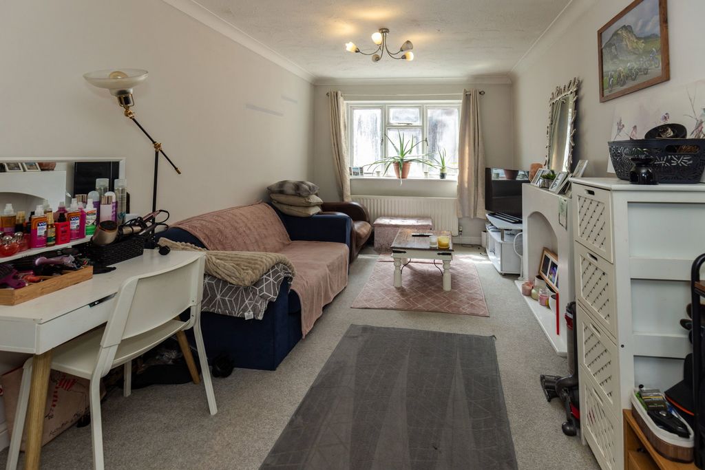 Property photo 3 of 8