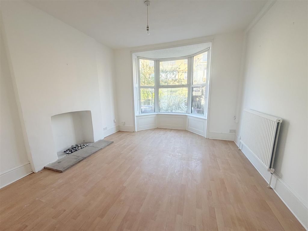 Property photo 2 of 9 Image00015.Jpeg