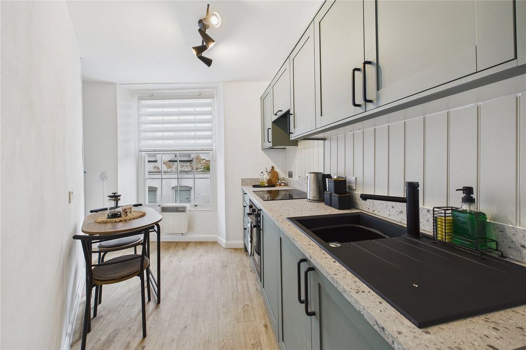 Property photo 3 of 12 Picture No. 13