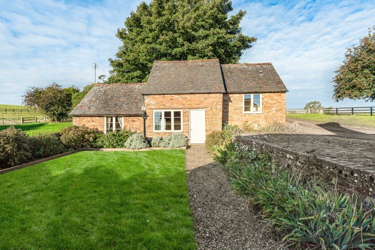 Property photo 1 of 9 305795