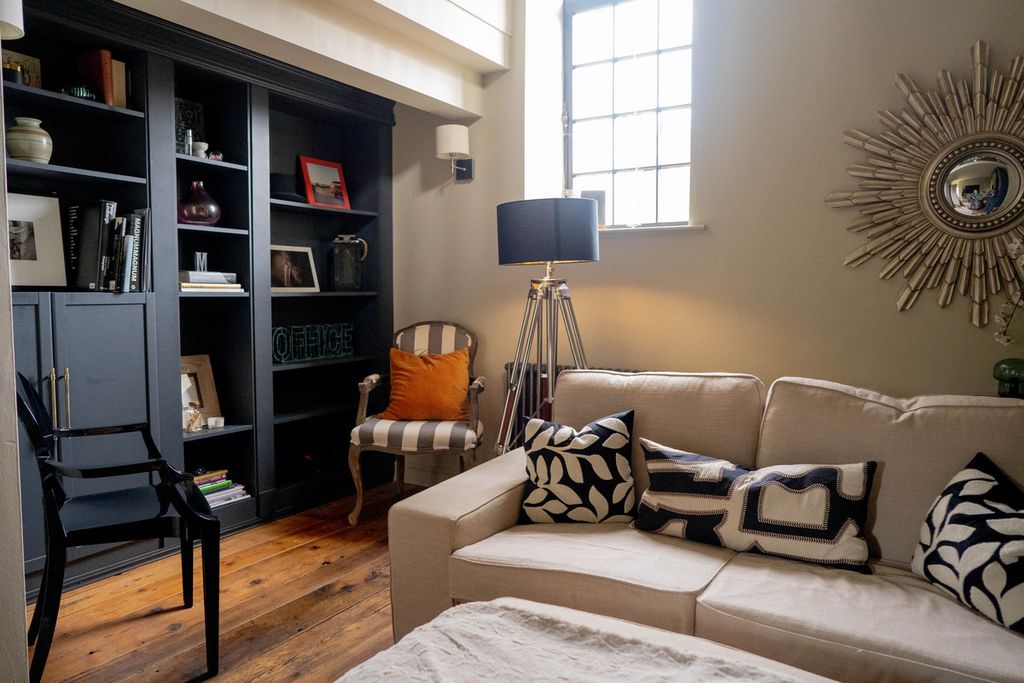 Property photo 2 of 21