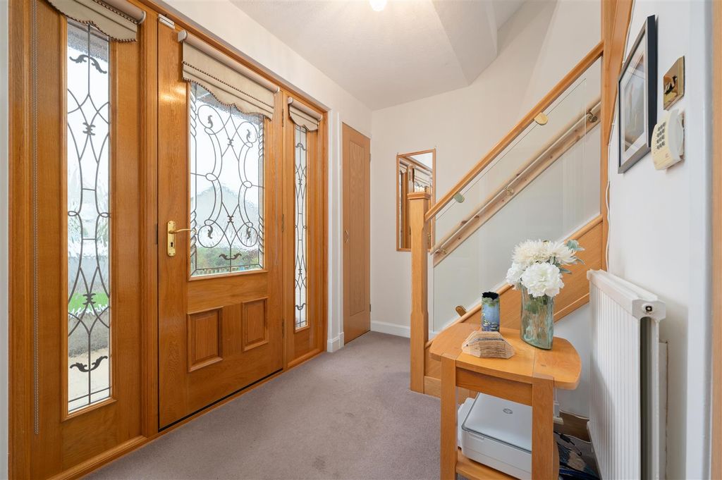 Property photo 2 of 29 9Bogwooddriver007.Jpg