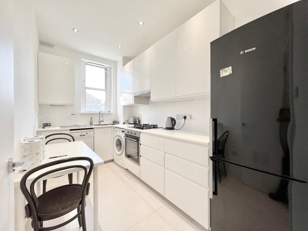 Property photo 3 of 13 1E0F6342B85B9414814516472Dee29B3