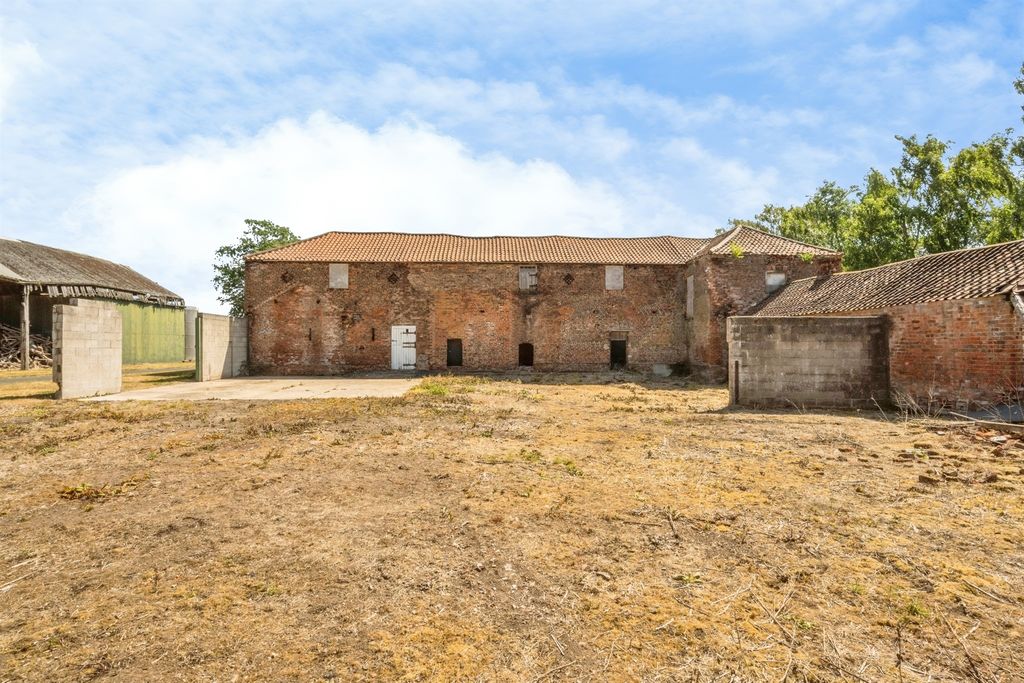 Property photo 2 of 15