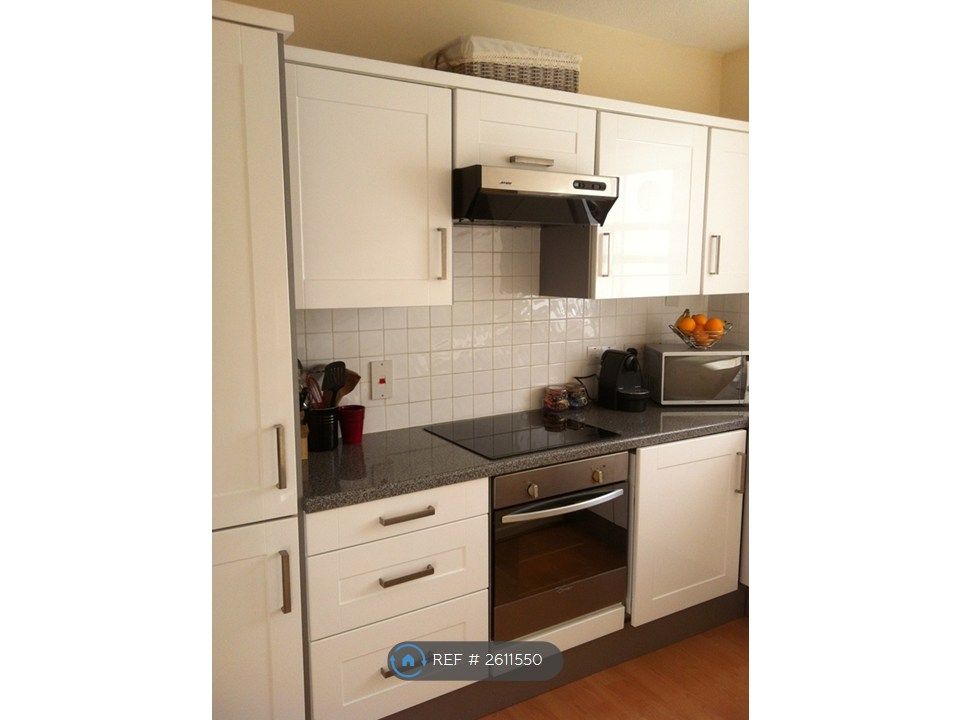 Property photo 1 of 6 Light, Bright, Fully Fitted Kitchen