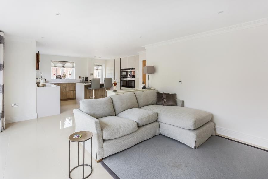 Property photo 3 of 25