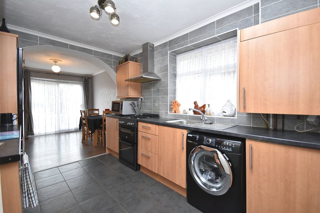 Property photo 3 of 14