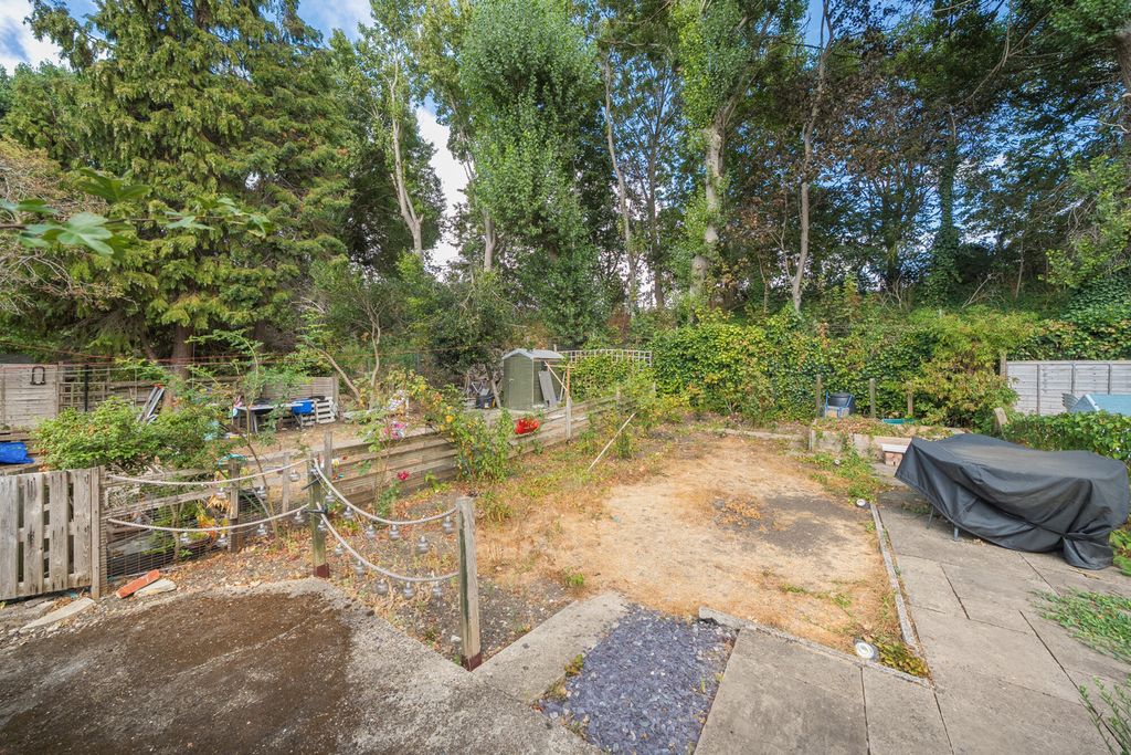 Property photo 3 of 14 1510404-22-6A85A5...
