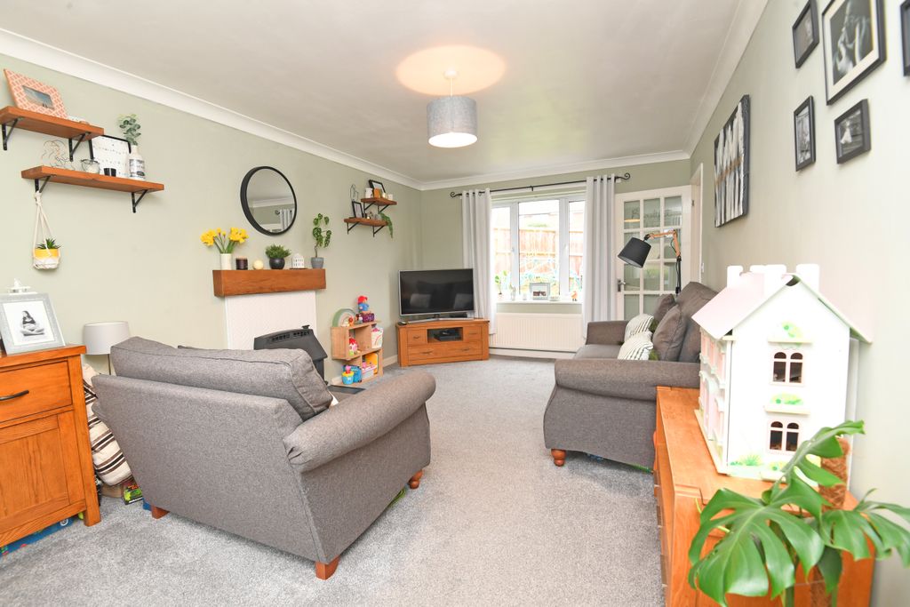 Property photo 2 of 9