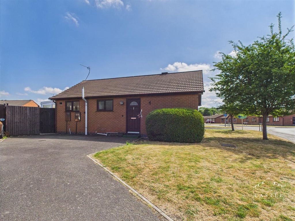 Property photo 3 of 18 Outside