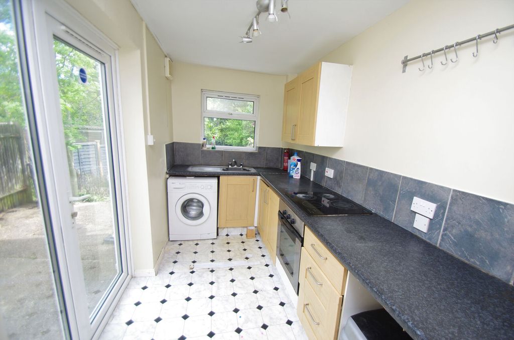 Property photo 3 of 6