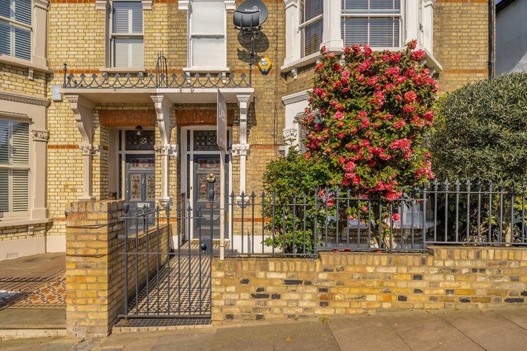 Property photo 2 of 16